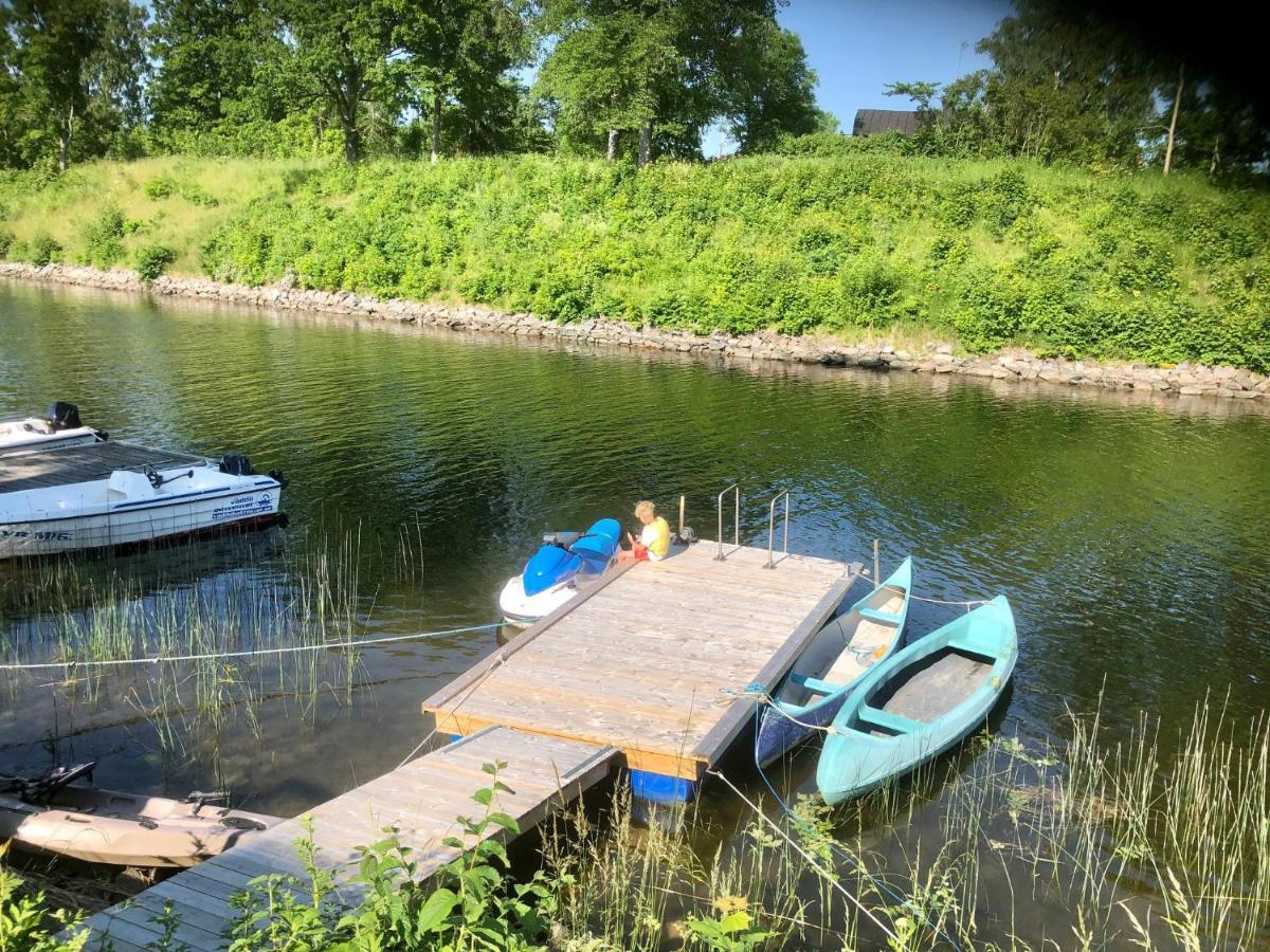 Pensionat Kanalvillan Vaddo Buitenkant foto